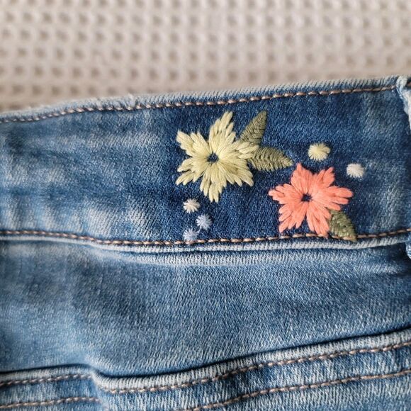 American Eagle Next Level Stretch Midi Shortie Blue Denim shorts Size 000 - Picture 11 of 13